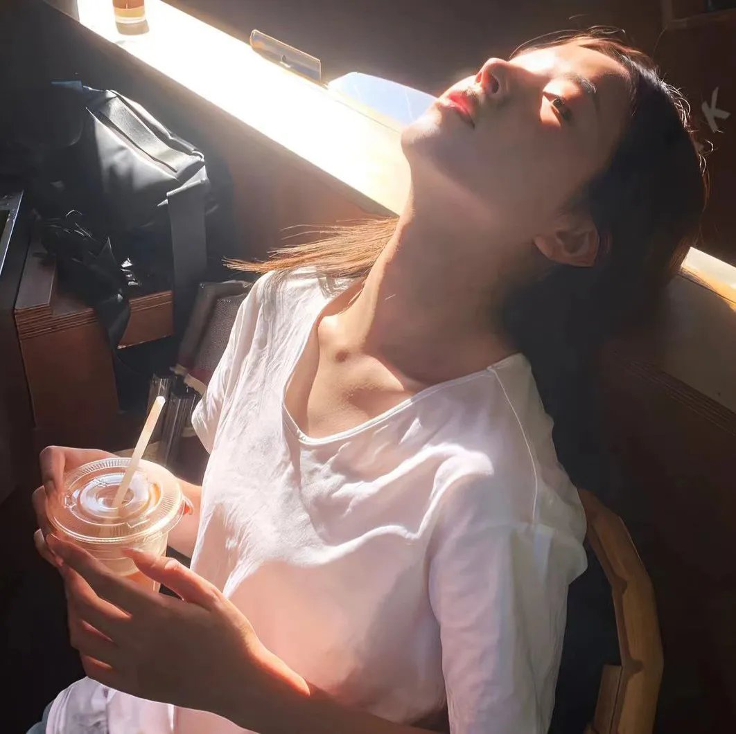 穿过月亮的旅行